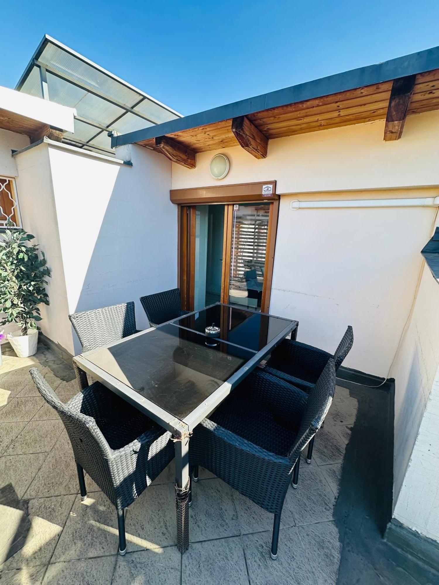 Loft With Rooftop And Free Parking In Garage, Budapest